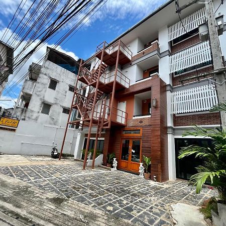 Tjr Boutique Hotel Chiang Mai Esterno foto