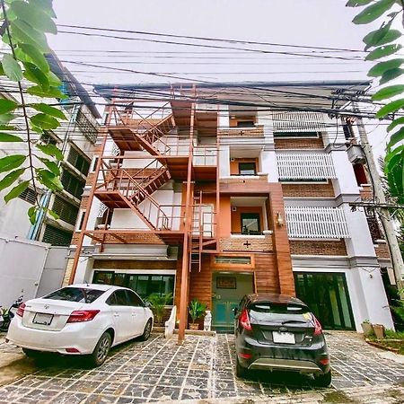 Tjr Boutique Hotel Chiang Mai Esterno foto