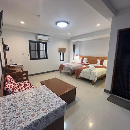 Tjr Boutique Hotel Chiang Mai Esterno foto