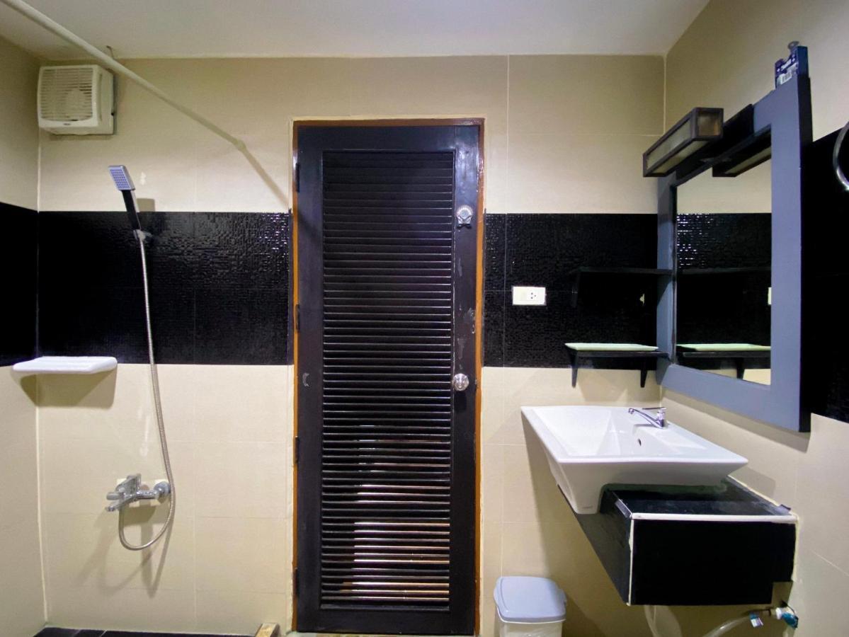 Tjr Boutique Hotel Chiang Mai Esterno foto